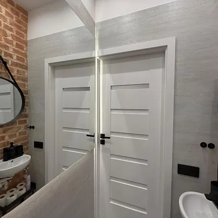 Wyjatkowe Miejsce W Sercu Wroclawia فروتسواف