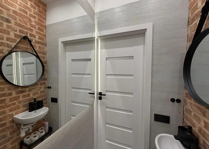 Wyjatkowe Miejsce W Sercu Wroclawia فروتسواف